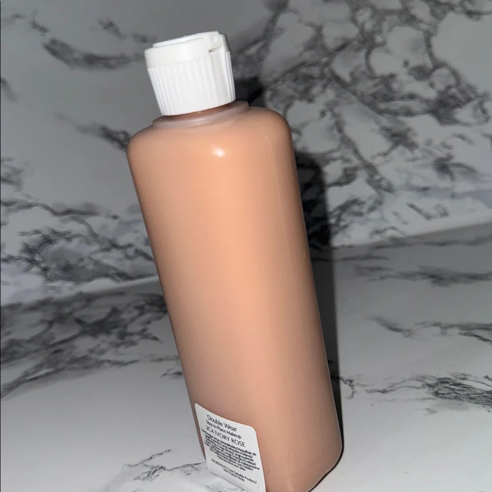 Estée Lauder Double Wear Foundation: 2C4 Ivory Rose Never used 100% authentic